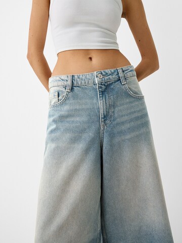 Wide leg Jeans de la Bershka pe albastru