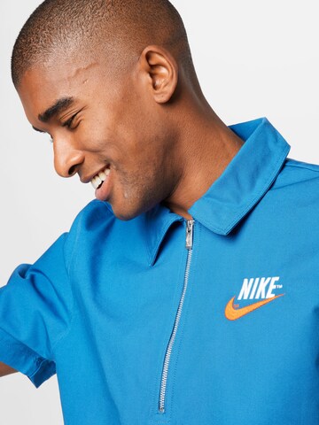 Nike Sportswear Shirt in Blau