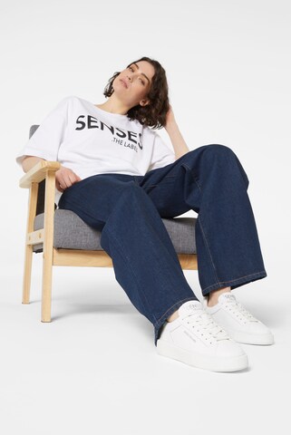 SENSES.THE LABEL Sneaker aus Glattleder mit Logo Artwork in Weiß: Vorderseite