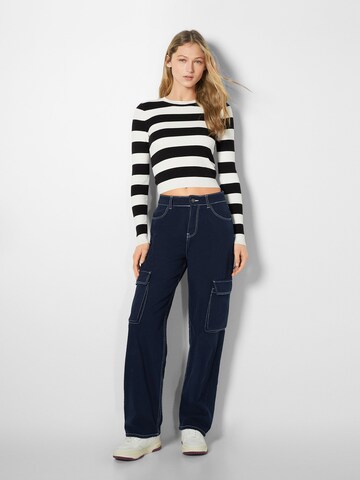 Wide Leg Jeans cargo Bershka en bleu