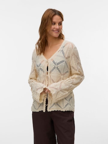 Giacchetta 'VMCLola' di Vero Moda Curve in beige: frontale