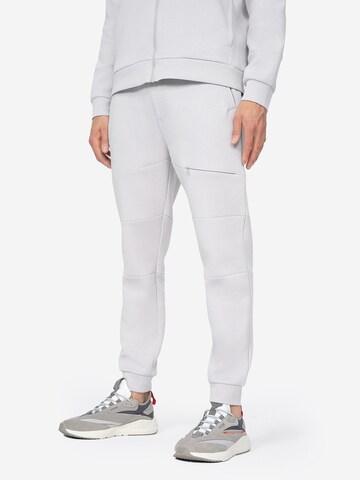 4F Tapered Workout Pants in Grey: front