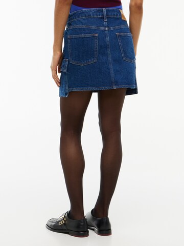 Tommy Jeans Sukně – modrá