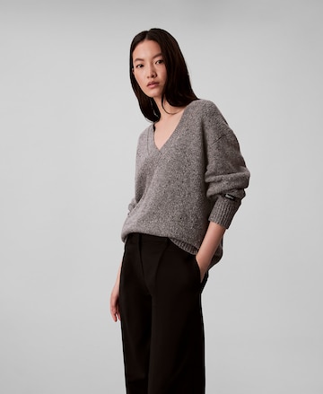 Pull-over Calvin Klein Jeans en gris : devant