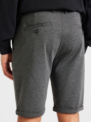 regular Pantaloni con pieghe 'Superflex' di Lindbergh in grigio