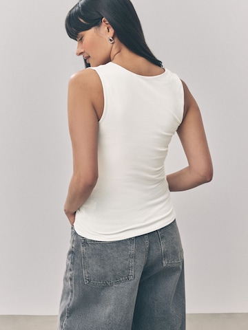 Top di Next in bianco