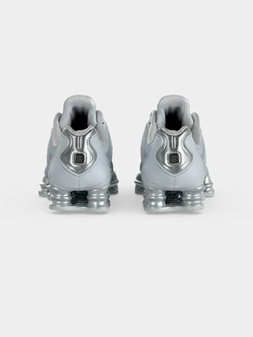 Nike Sportswear Platform trainers 'Shox' in Grey