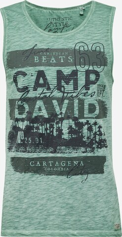 CAMP DAVID Bluser & t-shirts i grøn: forside
