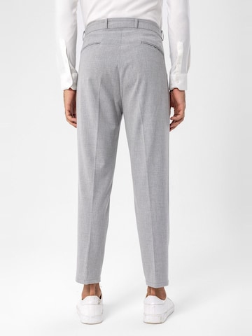 Antioch Конический (Tapered) Плиссированные брюки в Серый
