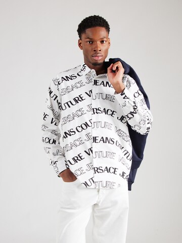 Comfort fit Camicia di Versace Jeans Couture in bianco: frontale