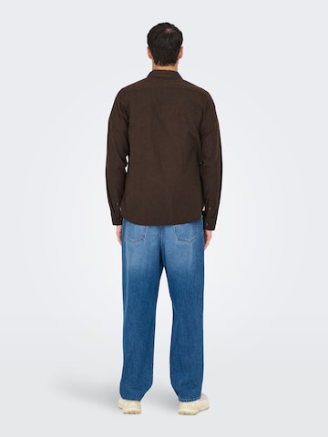 Coupe regular Chemise 'ONSROAD' Only & Sons en marron