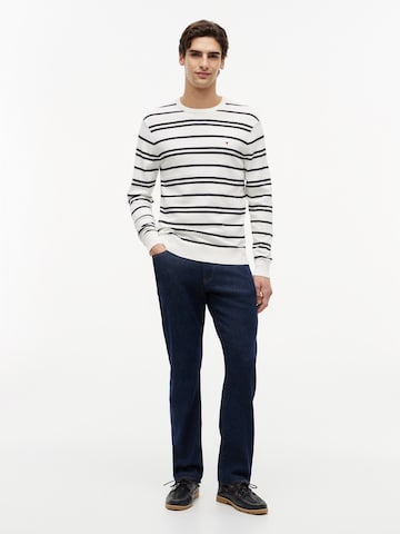 TOMMY HILFIGER Свитер 'ESSENTIAL' в Белый