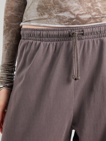 Wide leg Pantaloni 'Davina' di WEEKDAY in grigio