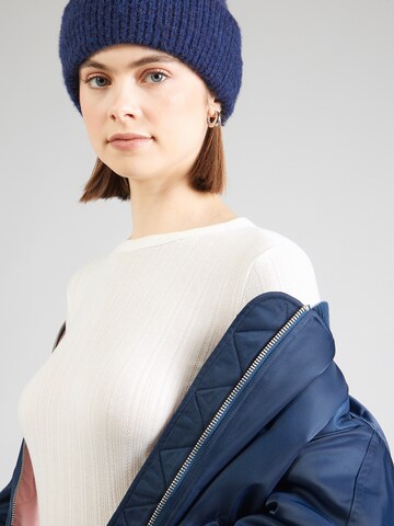 GAP - Camiseta 'ESSENTIAL POINTELLE' en blanco