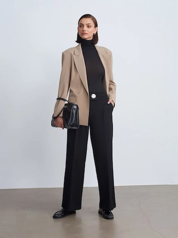 Dilvin Wide leg Pants in Black