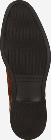 TOMMY HILFIGER Schnürschuh in Braun