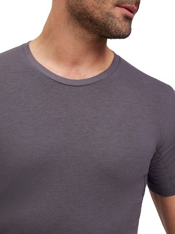 FALKE Undershirt in Grey