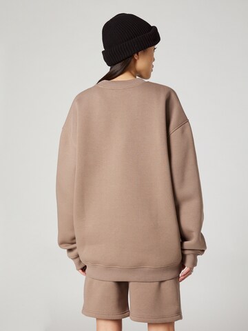 PacemakerSweater majica 'Falk' - smeđa boja
