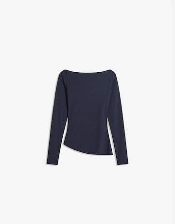 Tricou de la Bershka pe albastru