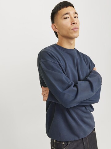 JACK & JONESSweater majica 'Charge' - plava boja