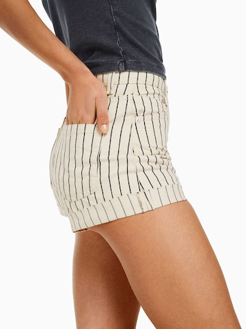 Slimfit Pantaloni di Bershka in beige