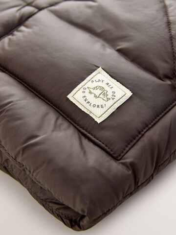 NextPrsluk - smeđa boja