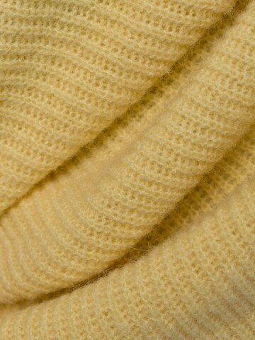 Pull-over Marie Lund en jaune