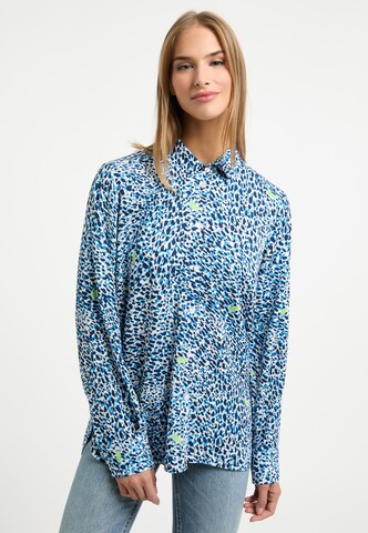 Frieda & Freddies NY Blouse in Blue: front