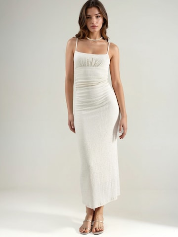 Hiccup Dress in White: front