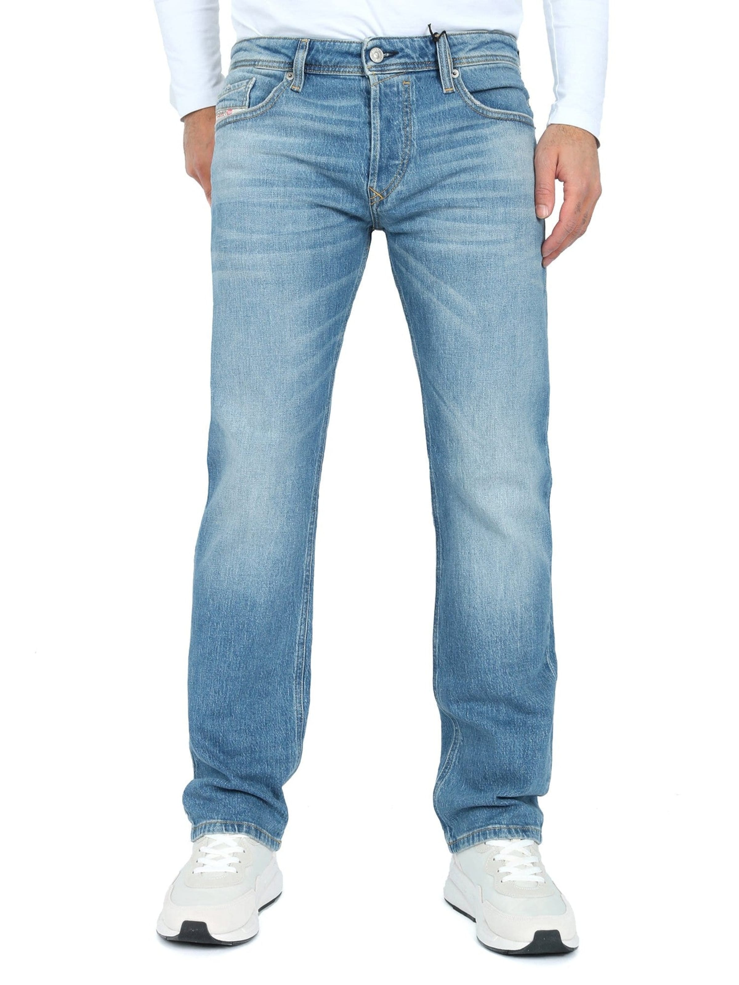 DIESEL Slimfit Jeans 'Straight SAFADO-X'‌ in Blau