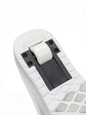 HUSKSWARE Inline and Roller Skates in White