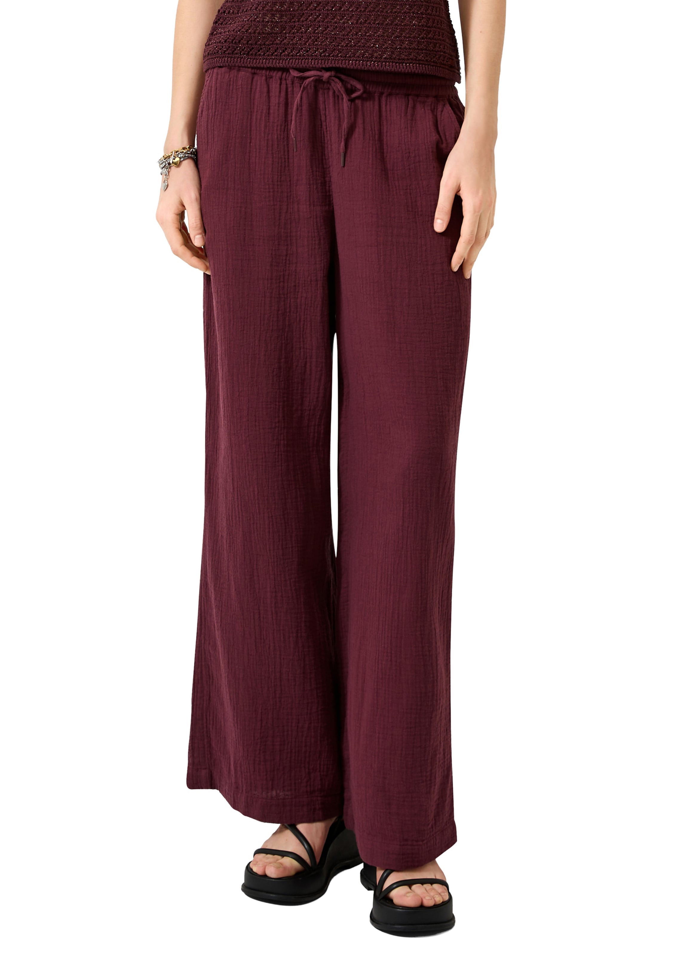 QS Wide leg Broek in Rood: voorkant