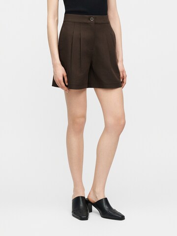 PIECES - regular Pantalón plisado 'PCBosella' en marrón: frente