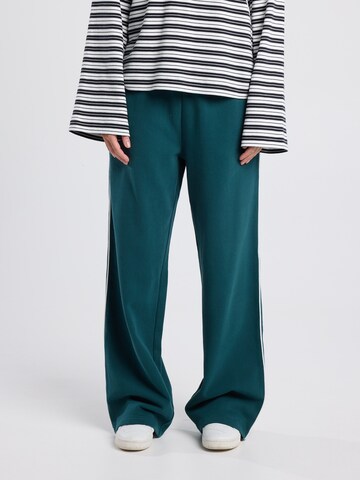 Loosefit Pantalon fonctionnel America Today en vert : devant