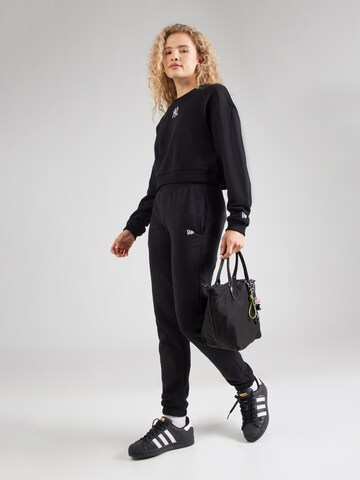 NEW ERA - Sudadera 'NEYYAN' en negro