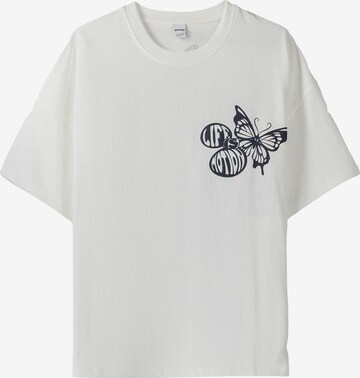 T-shirt Bershka en blanc : devant