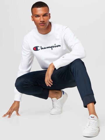 Felpa di Champion Authentic Athletic Apparel in bianco