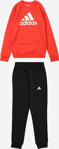 Survêtement 'Essentials' ADIDAS SPORTSWEAR en rouge : devant