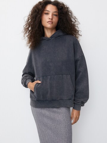 Pull&Bear Sweatshirt in Grijs: voorkant