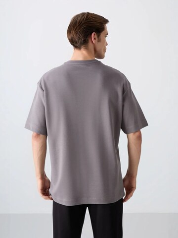 T-Shirt Tommy Life en gris