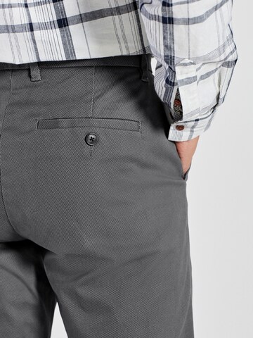 regular Pantaloni chino di Next in grigio