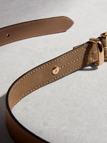 Next Vöö, värv pruun