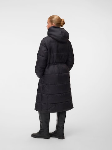 VERO MODA Talvemantel 'VMHAYLE', värv must