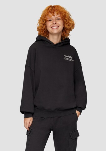 QS Sweatshirt in Black: front