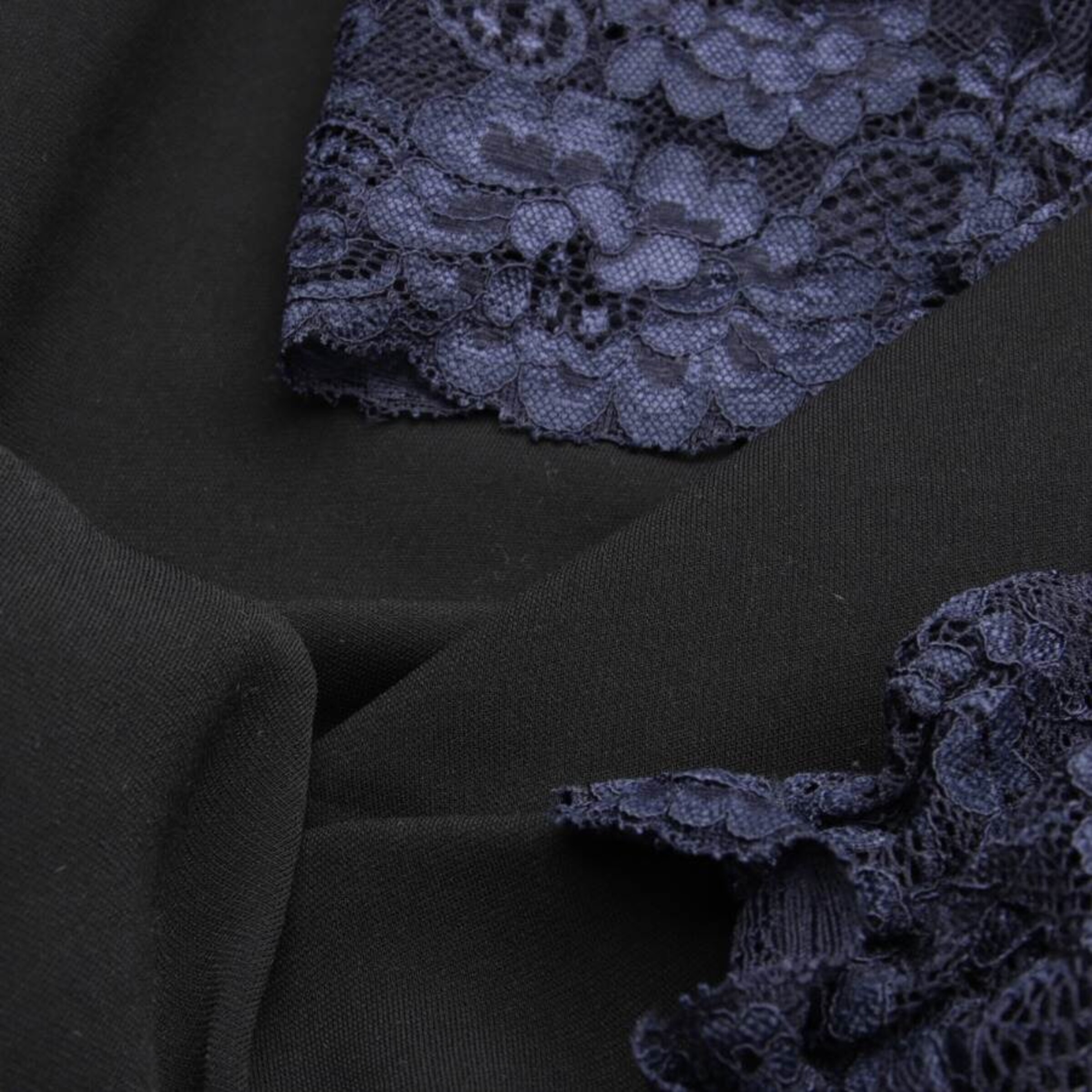 Mrs & Hugs Dress in M in Black