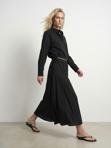 HYPEDROP Skirt in Black: front