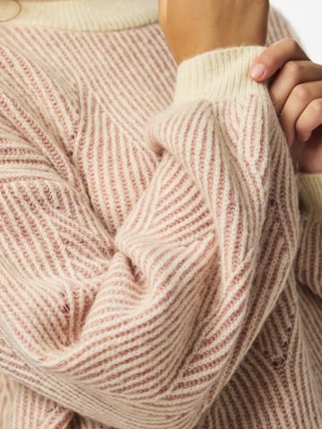 PIECES - Pullover 'PCJENNA' em branco