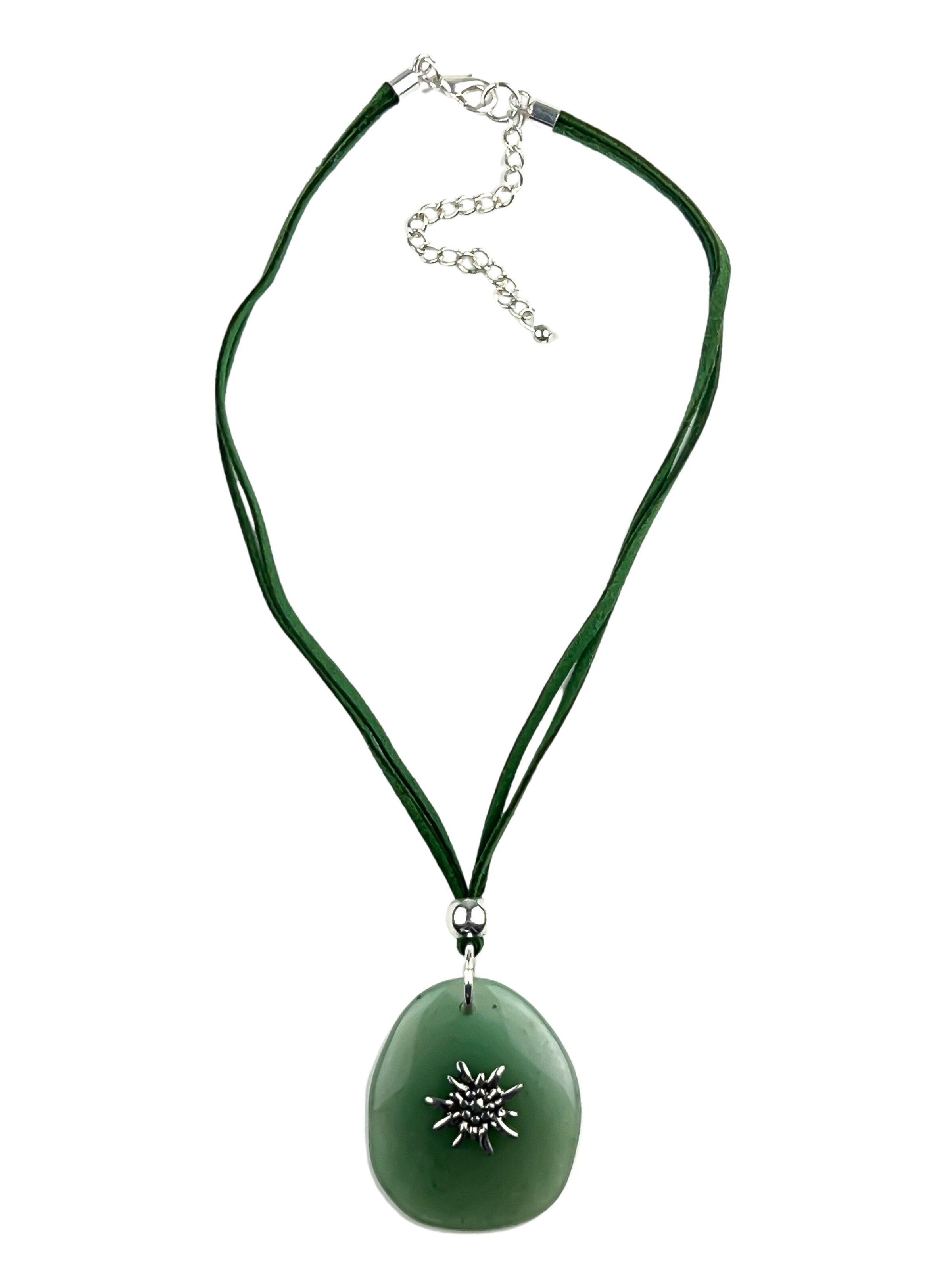Allgäu Rebell Necklace 'Evi' in Green: front