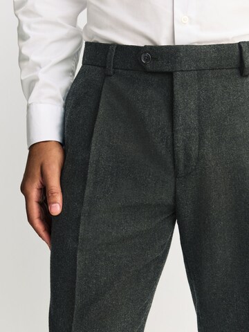 Next Tapered Παντελόνι πλισέ σε γκρι