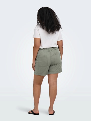 ONLY Carmakoma Regular Shorts 'CARZANZI' in Grün